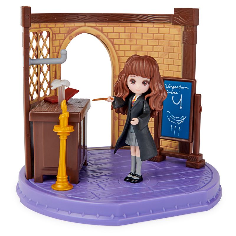 Jucarii, Copii si Bebe - Jucarii si jocuri - Figurine - Harry potter set lumea vrajilor sala de clasa - Infinity.ro