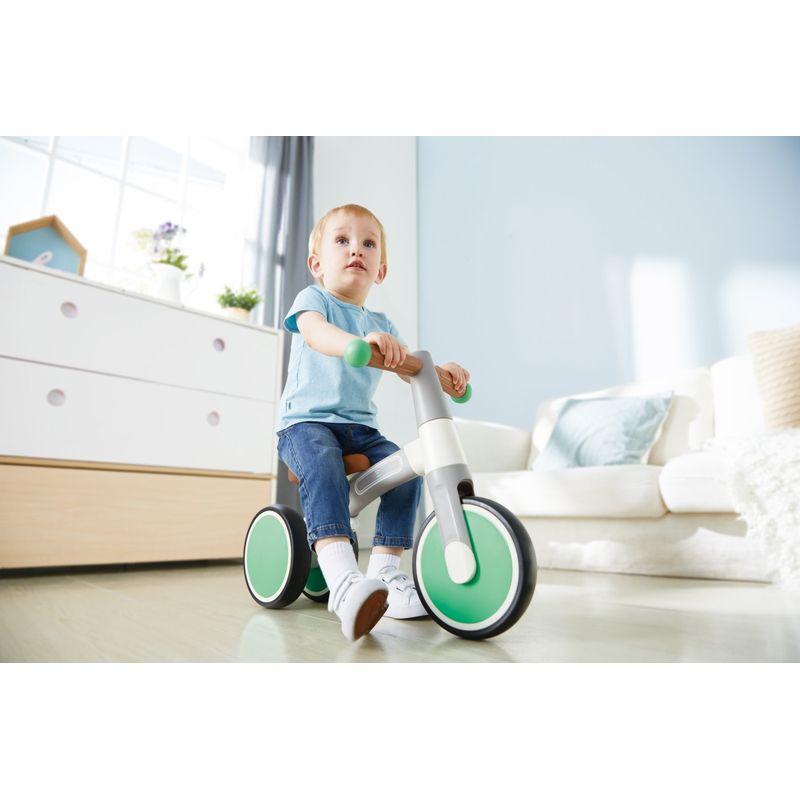 Jucarii, Copii si Bebe - Jucarii si jocuri - Jucarii de exterior - Triciclete - Hape bicicleta de echilibru verde cu 3 roti - Infinity.ro