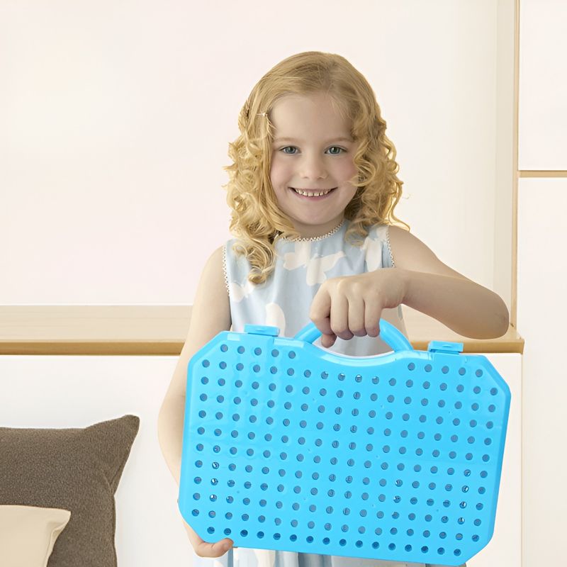 Jucarii, Copii si Bebe - Jucarii si jocuri - Seturi de constructie si cuburi - Seturi de constructie - Set Constructie Bormasina Magica cu Servieta, Flippy, 310 Piese, Albastru, Piese Multicolore, Plastic, 31x46 cm - Infinity.ro