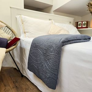 Cuvertura de pat Kotonia Home 220x240 cm, matlasata ultrasonic Trapunto, gri antracit