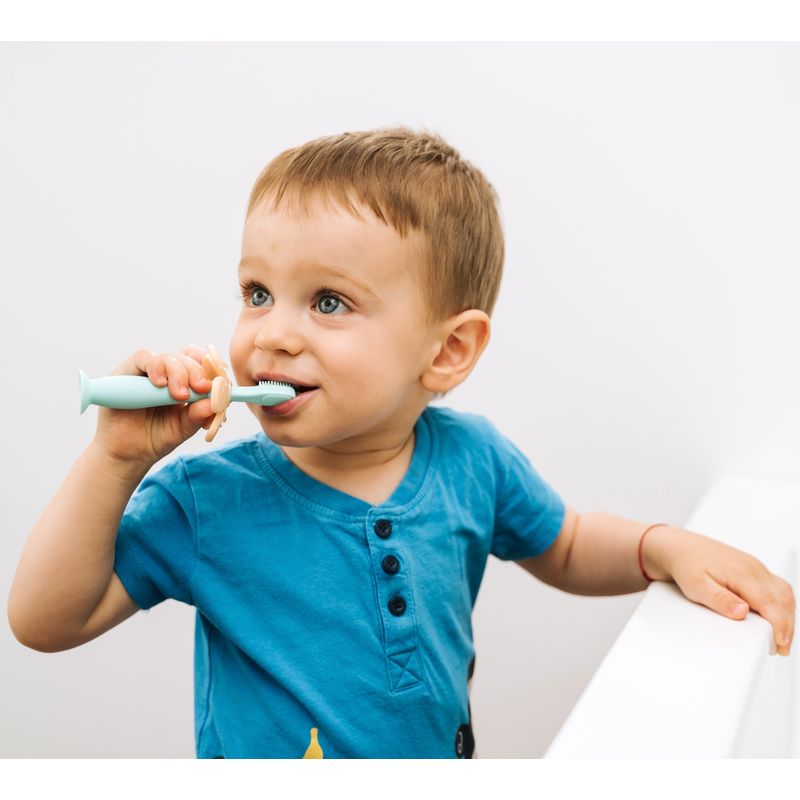 Jucarii, Copii si Bebe - Igiena si ingrijire - Articole igiena dentara copii - Periuta de dinti bebe din silicon Babysnugg cu 2 capete si ventuza, fara BPA, PVC, Latex si Ftalati - Albastra - Infinity.ro