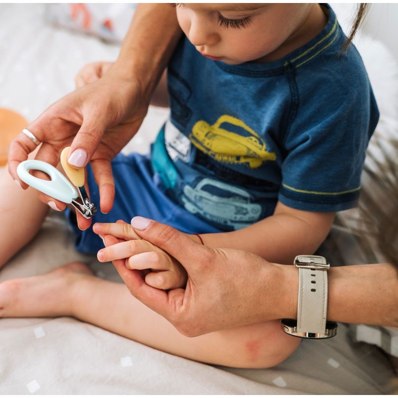 Jucarii, Copii si Bebe - Igiena si ingrijire - Accesorii ingrijire copii - Alte accesorii - Set ingrijire bebe, kit 6 in 1 Babysnugg, Portocaliu - contine foarfeca, unghiera, pila, penseta, termometru apa si betisor ureche cu luminita - Infinity.ro