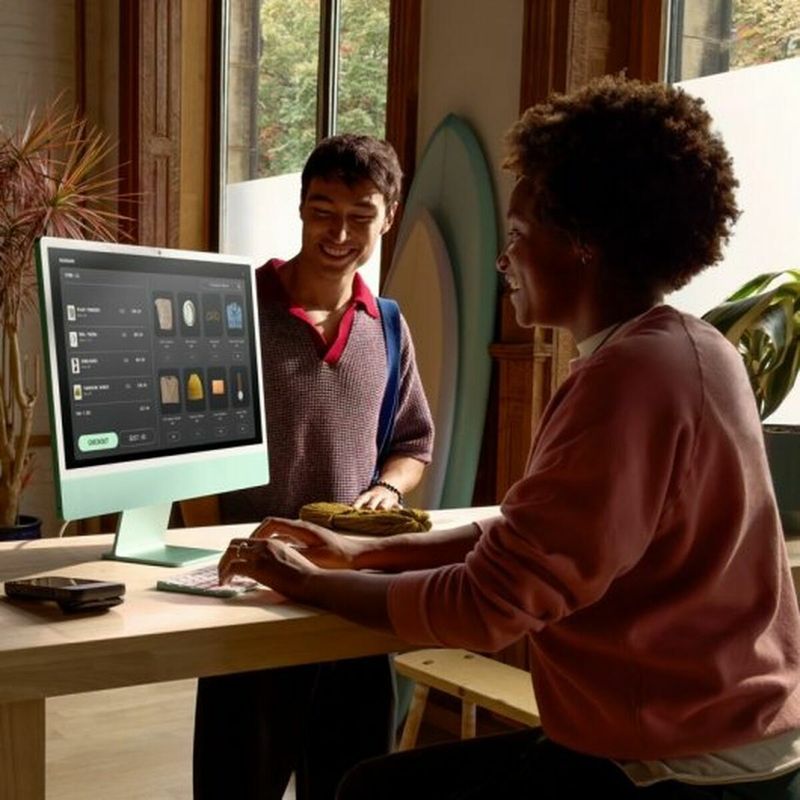 PC, gaming si accesorii - Desktop PC & monitoare - Desktop PC - All in One Apple MWUC3Y/A 24" 16 GB RAM 256 GB M4 - Infinity.ro