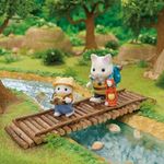 Jucarii, Copii si Bebe - Jucarii si jocuri - Figurine - Playset Sylvanian Families Son and Baby Cat Latte - Secret Forest Adventure - Infinity.ro