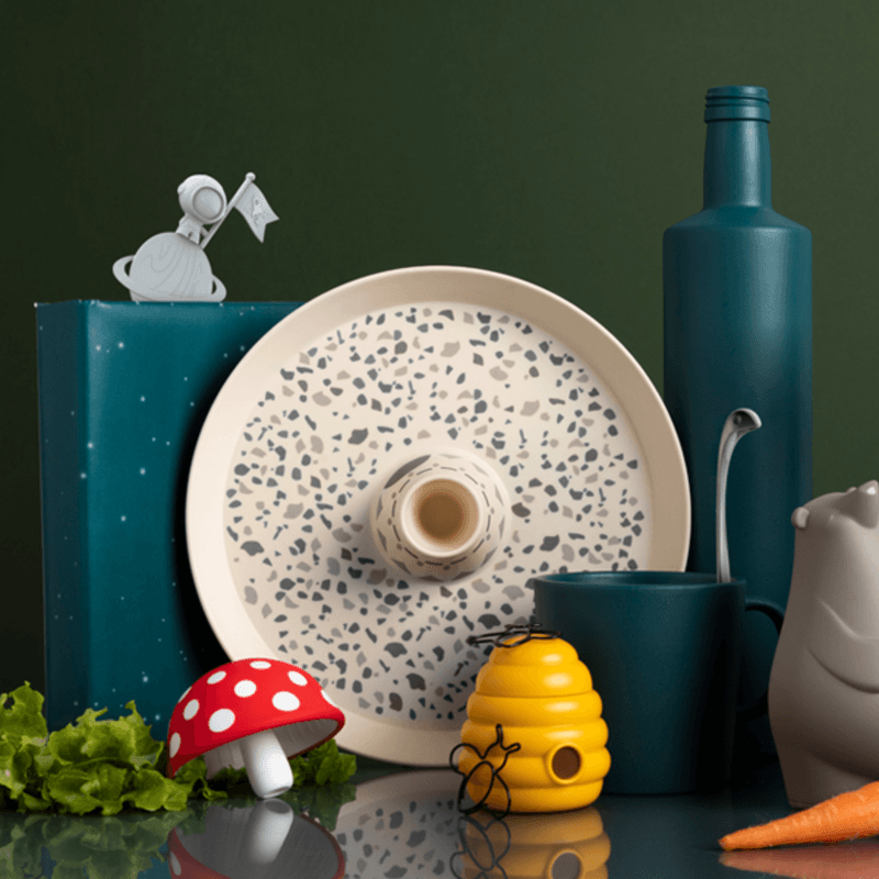 Casa si Gradina - Bucatarie si vesela - Ustensile bucatarie - Site bucatarie, strecuratori si accesorii - Palnie din Silicon Buburuza pentru Sticle, Leica in Forma de Ciuperca, Rezistenta la Caldura, fara BPA, Alb/Rosu - Infinity.ro