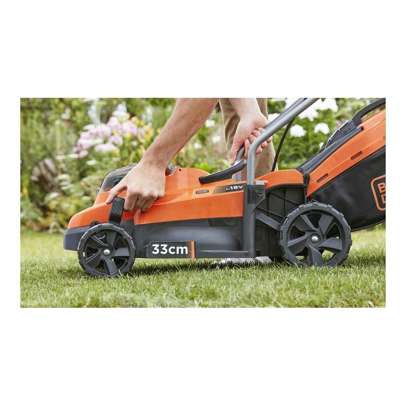 Casa si Gradina - Gradinarit si plante - Utilaje gradina - Masini de tuns iarba - Masina de tuns iarba Black & Decker BCMW3318L2-QW 18 V - Infinity.ro