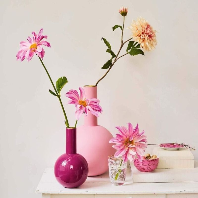 Casa si Gradina - Decoratiuni - Obiecte decorative - Vaze si boluri decorative - Vaza decorativa, din metal, Pip Studio, Bright Pink, 26 cm, colectia Others - Infinity.ro