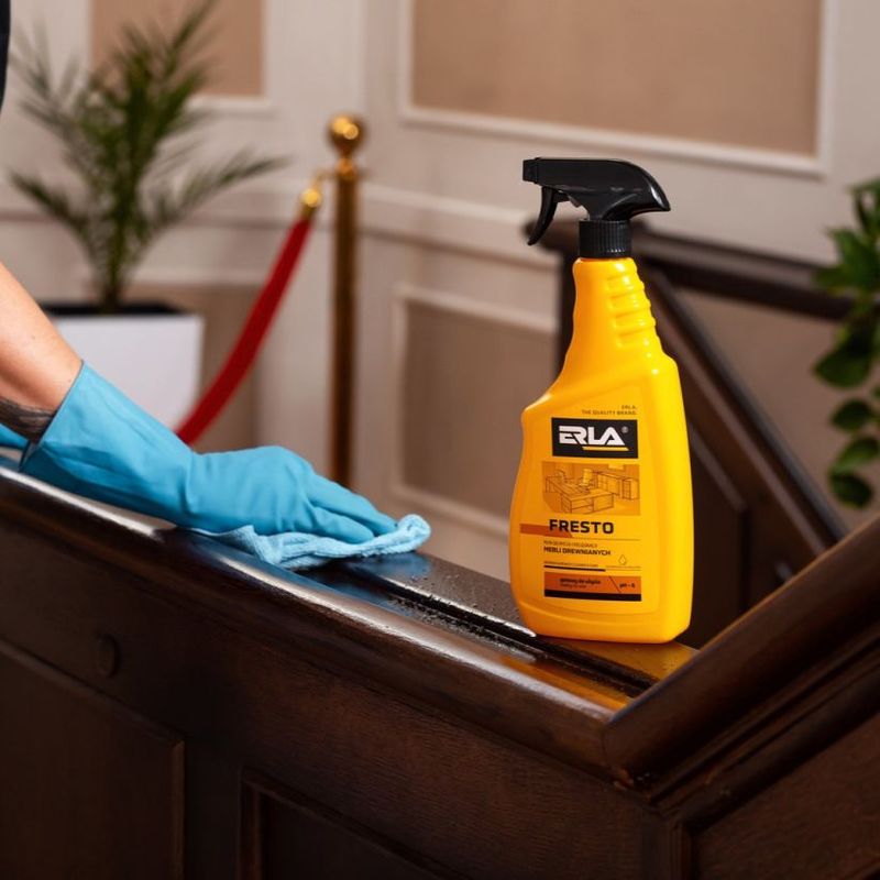 Market - Curatenie si intretinere casa - Produse menaj - Solutii curatenie - Lichid pentru curățarea și îngrijirea mobilierului din lemn ERLA FRESTO 750 ml - Infinity.ro