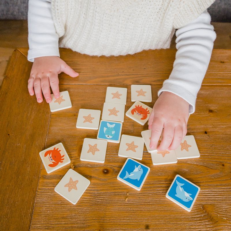 Jucarii, Copii si Bebe - Jucarii si jocuri - Jucarii & jocuri educative - Jocuri de memorie si inteligenta - Joc de memorie din lemn cu vietatiile marii, Orange Tree Toys - Infinity.ro