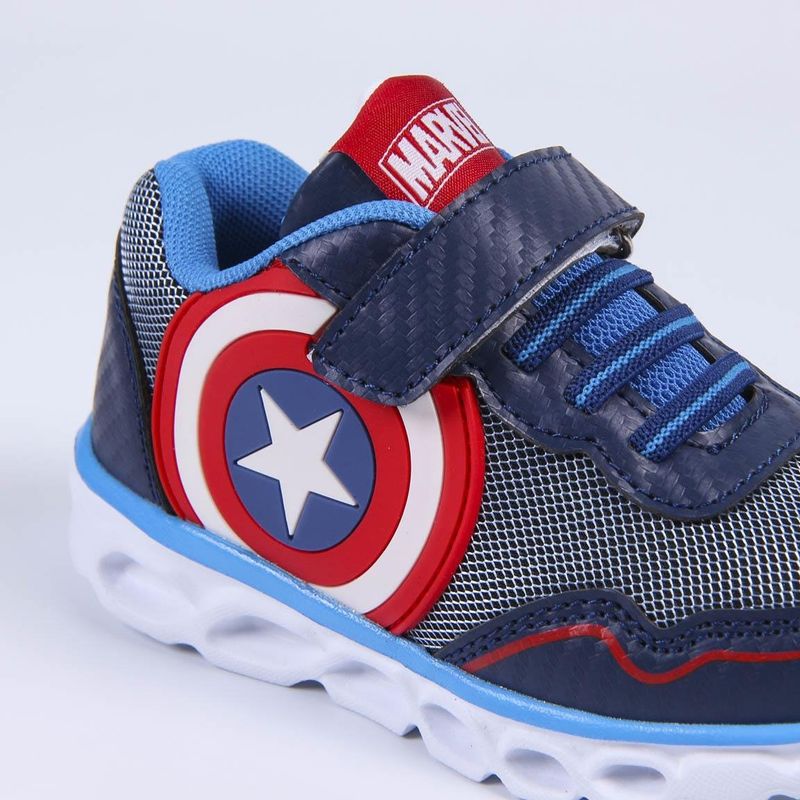 Fashion, accesorii si bijuterii - Copii - Incaltaminte copii - Sneakers si tenisi copii - Pantofi sport cu luminite Avengers, Albastru/Gri, model 2300004992, Marime 35 EU - Infinity.ro