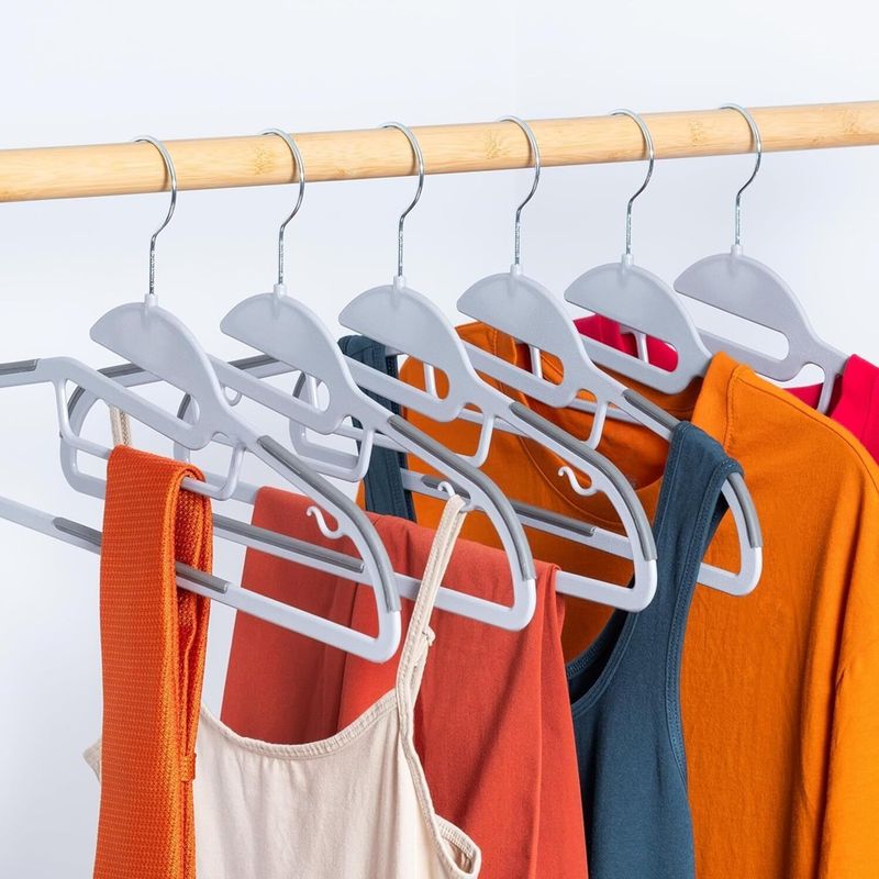 Casa si Gradina - Mobilier - Organizare si depozitare - Umerase si valeti - Set 20 umerase, antialunecare, gri, Vivo, TK0112 - Infinity.ro