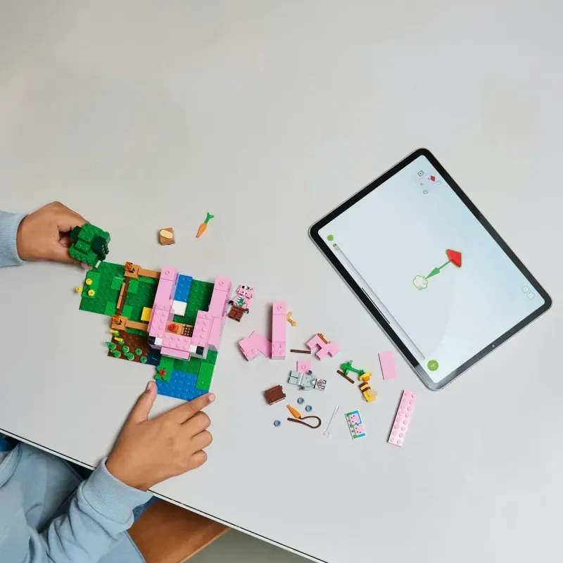 Jucarii, Copii si Bebe - Jucarii si jocuri - Seturi de constructie si cuburi - Seturi de constructie - Lego minecraft casa-purcelus 21268 - Infinity.ro