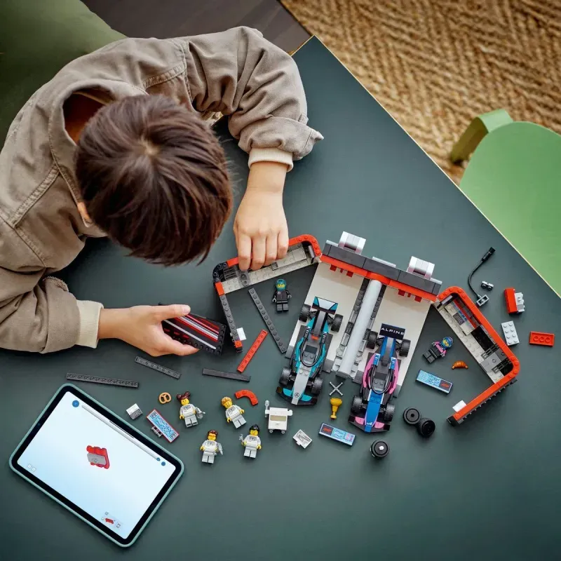 Jucarii, Copii si Bebe - Jucarii si jocuri - Seturi de constructie si cuburi - Seturi de constructie - Lego city garaj f1 si masini mercedes-amg si alpine 60444 - Infinity.ro