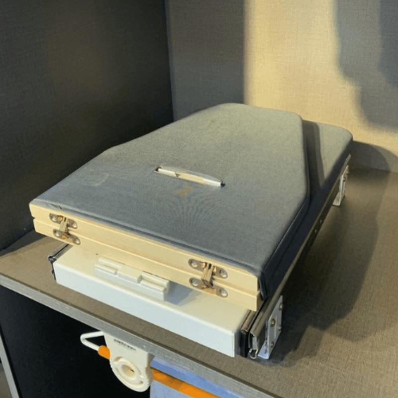 Market - Spalare si intretinere rufe - Mese de calcat - Masa de calcat, Adsinio, Incorporabila cu amortizare, Dimensiuni Inchisa-450mm/300mm/160mm, Deschisa- 800mm/300mm,,Gri - Infinity.ro