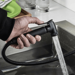 Casa si Gradina/Sanitare/Chiuveta bucatarie si accesorii/Baterii bucatarie - Baterie chiuveta cu dus flexibil pentru bucatarie, pipa inalta, monocomanda Adsinio, Negru mat - Infinity.ro