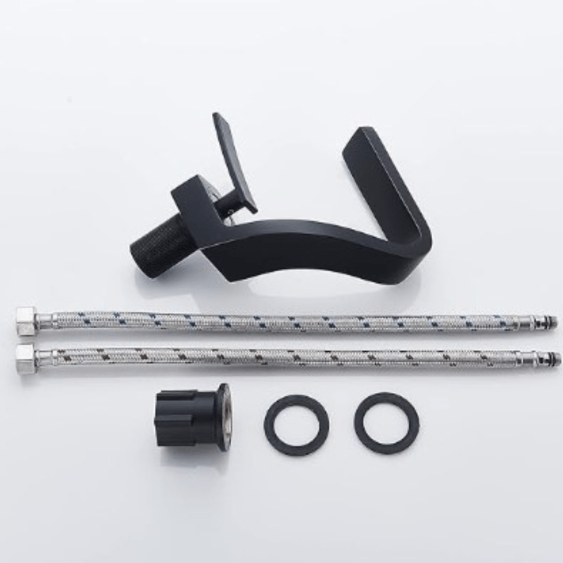 Casa si Gradina - Sanitare - Lavoar baie si accesorii - Baterii sanitare - Baterie chiuveta baie, Adsinio, Corp de cupru, Iesire in cascada, pipa scurta fixa, monocomanda, Negru Mat - Infinity.ro