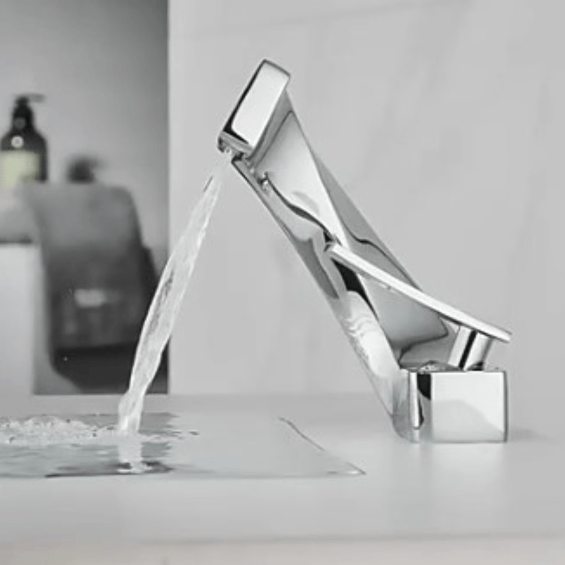 Casa si Gradina - Sanitare - Lavoar baie si accesorii - Baterii sanitare - Baterie chiuveta baie, Adsinio, Corp de cupru, Iesire in cascada, Reglare manuala a temperaturii apei, Argintiu - Infinity.ro