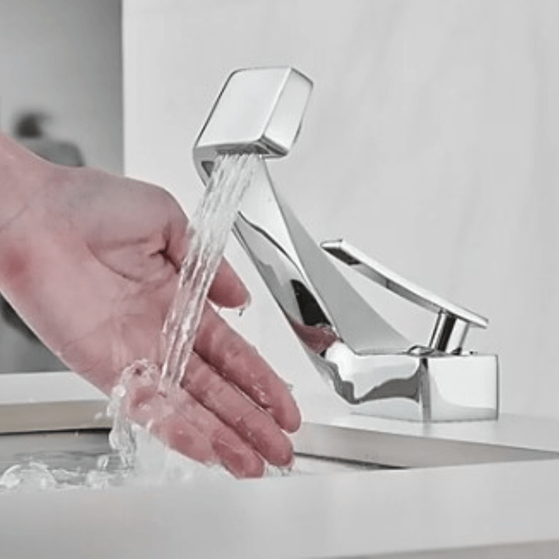 Casa si Gradina - Sanitare - Lavoar baie si accesorii - Baterii sanitare - Baterie chiuveta baie, Adsinio, Corp de cupru, Iesire in cascada, Reglare manuala a temperaturii apei, Argintiu - Infinity.ro