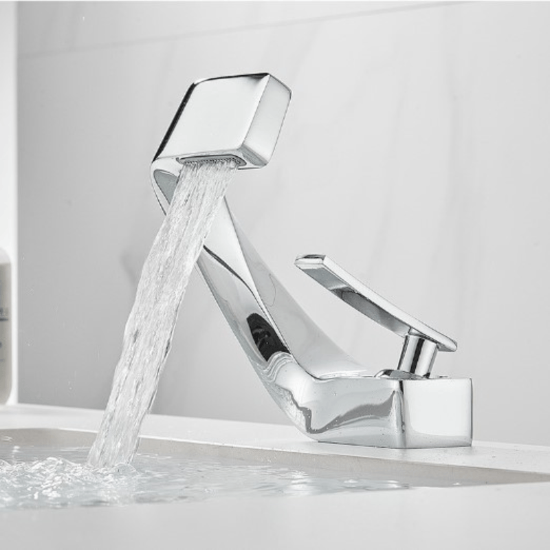 Casa si Gradina - Sanitare - Lavoar baie si accesorii - Baterii sanitare - Baterie chiuveta baie, Adsinio, Corp de cupru, Iesire in cascada, Reglare manuala a temperaturii apei, Argintiu - Infinity.ro