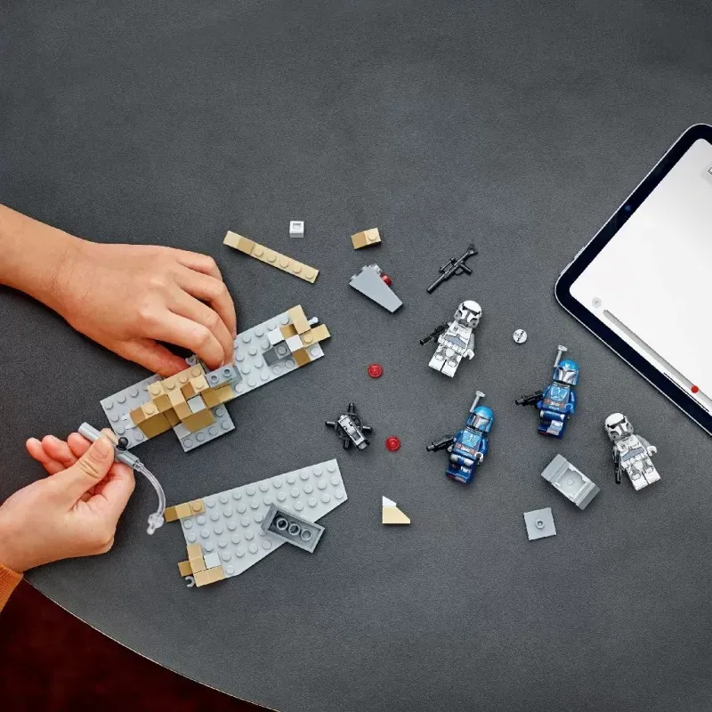 Jucarii, Copii si Bebe - Jucarii si jocuri - Seturi de constructie si cuburi - Seturi de constructie - Lego star wars tm pachet de lupta ambuscada pe mandalore 75373 - Infinity.ro