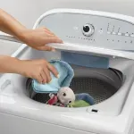 Jucarii, Copii si Bebe - Jucarii si jocuri - Jucarii bebelusi - Jucarii interactive bebelusi - Fisher price planet friends jucarie elefantel - Infinity.ro