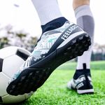 Sport si Outdoor - Echipament Sportiv - Incaltaminte sport - Pantofi sport - Ghete de fotbal MBrands, 8.4 cu glezna pentru teren sintetic, culoare alb cu negru 36 - Infinity.ro