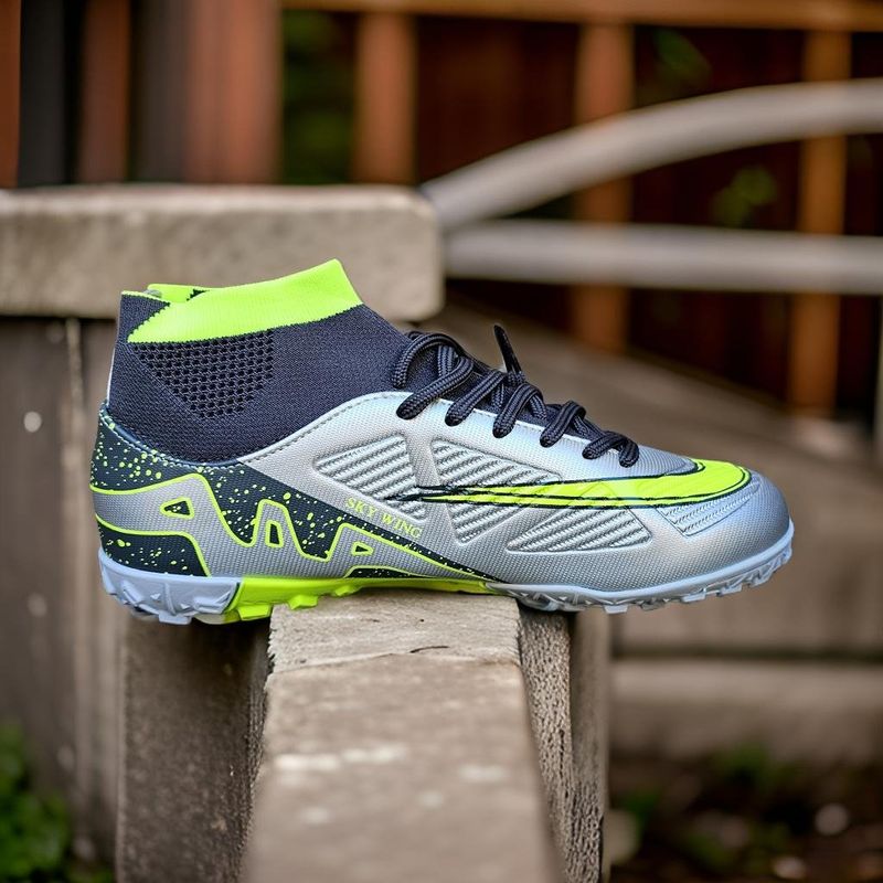 Sport si Outdoor - Echipament Sportiv - Incaltaminte sport - Pantofi sport - Ghete de fotbal  Sky Wing 9838, cu glezna cusute in varf, pentru teren sintetic culoare argintiu 43 - Infinity.ro