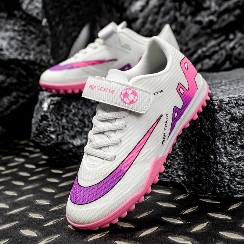 Sport si Outdoor - Echipament Sportiv - Incaltaminte sport - Pantofi sport - Ghete de fotbal pentru copii MBrands, 8.5 pentru teren sintetic, culoare alb 33 - Infinity.ro