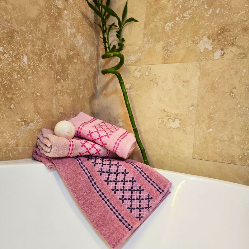Casa si Gradina - Textile si covoare - Textile baie - Prosoape - Set 3 prosoape Kotonia Home - Family Carry, 100% Bumbac, dimensiune 50x90 cm, Rose - Infinity.ro