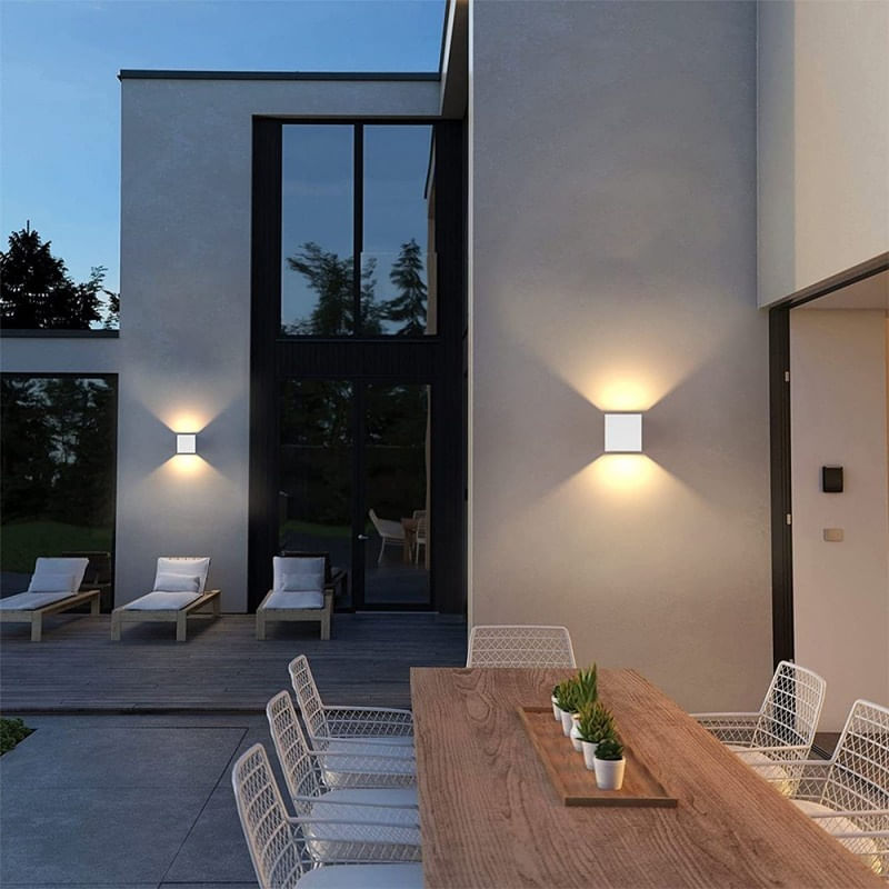 Casa si Gradina - Corpuri si surse de iluminat - Plafoniere, aplice si spoturi - Aplica LED De Perete Interior/Exterior Techstar® tip Cub, Putere 6W, Culoare Lumina 4000K, 1100 Lm, 10x10 Cm, IP 65, Alb - Infinity.ro