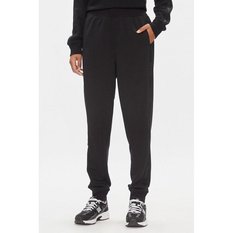 Fashion, accesorii si bijuterii - Femei - Imbracaminte femei - Pantaloni femei - Pantaloni trening dama Calvin Klein Performance 00GWS4P656, Negru, L INTL - Infinity.ro