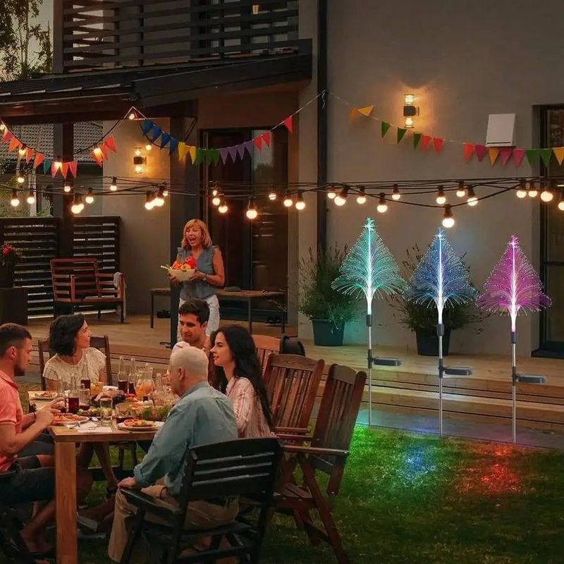 Casa si Gradina - Corpuri si surse de iluminat - Iluminat exterior - Lampi solare - Set cu 2 Lampi Solare in forma de Bradut de Craciun, 7 Culori Schimbatoare, 90cm Inaltime, Multicolor - Infinity.ro