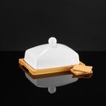 Casa si Gradina - Bucatarie si vesela - Vesela si tacamuri - Vesela pentru servire - Untiera AMBITION Natural, suport bambus, portelan, alb mat - Infinity.ro