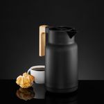 Casa si Gradina - Bucatarie si vesela - Accesorii bar - Termosuri si Cani termos - Termos pentru conferinta AMBITION Natural, 950ml, maner lemn, negru - Infinity.ro