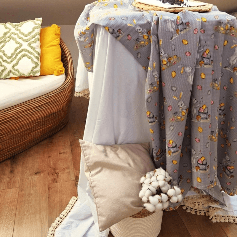 Casa si Gradina - Textile si covoare - Textile bucatarie - Fete de masa - Fata de masa Kotonia Home, Paste, 100% bumbac, tesatura gofrata, gri 1, 160x160 cm - Infinity.ro