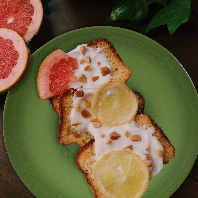 Casa si Gradina - Bucatarie si vesela - Vesela si tacamuri - Farfurii si boluri - Set farfurii 18 piese, pentru 6 persoane, Kiwi, Cesiro, Alb Ivoire lucios cu verde - Infinity.ro