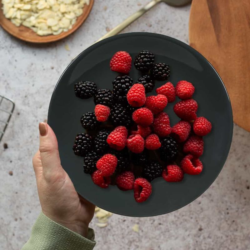 Casa si Gradina - Bucatarie si vesela - Vesela si tacamuri - Farfurii si boluri - Set farfurii 24 piese, pentru 6 persoane, Iron, Cesiro, Gri Inchis - Infinity.ro