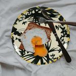 Casa si Gradina - Bucatarie si vesela - Vesela si tacamuri - Farfurii si boluri - Set farfurii 18 piese, pentru 6 persoane, Hawaii, Cesiro, Alb ivoire cu frunze negre - Infinity.ro