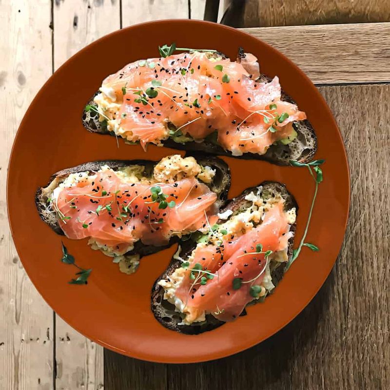 Casa si Gradina - Bucatarie si vesela - Vesela si tacamuri - Farfurii si boluri - Set farfurii 18 piese, pentru 6 persoane, Wall, Cesiro, Alb/Caramiziu - Infinity.ro