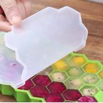 Casa si Gradina - Bucatarie si vesela - Accesorii bar - Forme cuburi de gheata - Forma din silicon si plastic pentru gheata, 37 forme hexagonale, 20 cm x 12 x 2,5 cm, verde/transparent - Infinity.ro