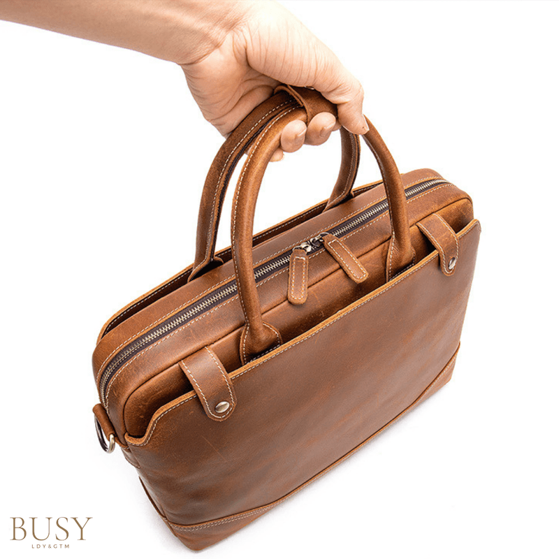 Laptop, Telefoane si Tablete - Laptopuri si accesorii - Accesorii Laptop - Genti laptop - Geanta laptop 15,6 din piele naturala CrazyHorse, BUSY LDY&GTM® Patrik, curea de umar si manere din piele,  maro - Infinity.ro