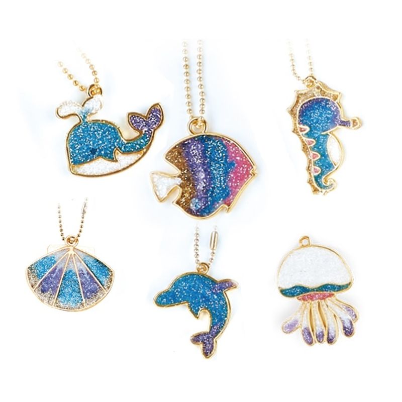 Jucarii, Copii si Bebe - Jucarii si jocuri - Jucarii de rol - Frumusete, bijuterii si accesorii fetite - Set DYI cu 6 pandative metalice, cu rasina UV, culori, sclipici, lant auriu, tematica Ocean, pentru copii 8 ani+ - Infinity.ro