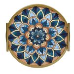Casa si Gradina - Decoratiuni - Obiecte decorative - Vaze si boluri decorative - Tava decorativa pentru servit cu inel si manere, metalica, rotunda, cu design de tip mandala, Ø35 cm, auriu/bleu - Infinity.ro