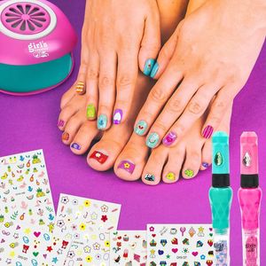 Set Mini Salon de Manichiura pentru Copii 6 ani+, cu 6 Markere si Accesorii pentru o Manichiura Creativa, Multicolor