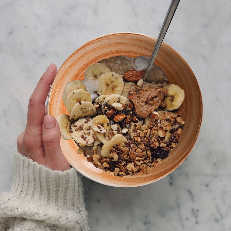 Casa si Gradina - Bucatarie si vesela - Vesela si tacamuri - Farfurii si boluri - Set farfurii 16 piese, pentru 4 persoane, Earth, Cesiro, Alb Ivoire cu maro - Infinity.ro