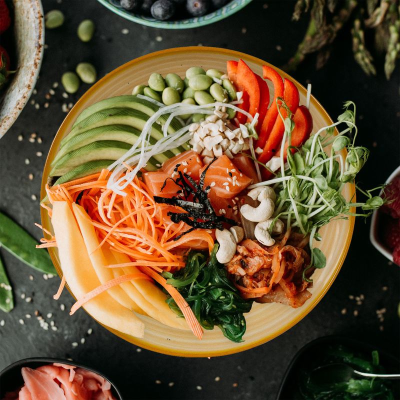 Casa si Gradina - Bucatarie si vesela - Vesela si tacamuri - Farfurii si boluri - Set farfurii 24 piese, pentru 6 persoane, Sundown, Cesiro, Alb Ivoire cu galben - Infinity.ro