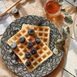 Casa si Gradina - Bucatarie si vesela - Vesela si tacamuri - Farfurii si boluri - Deserturi în Eleganță: Set 6 Farfurii Crem/Roșu! - Infinity.ro