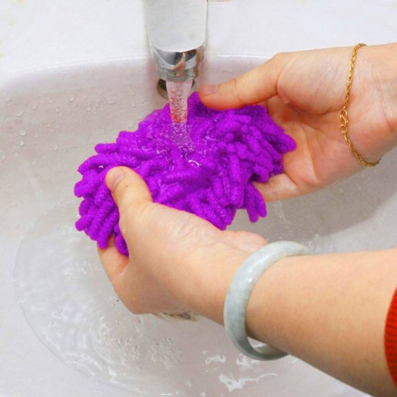 Market - Curatenie si intretinere casa - Produse menaj - Accesorii curatenie - Pamatuf pentru praf si paianjeni, maner telescopic, 77 cm, mov - Infinity.ro