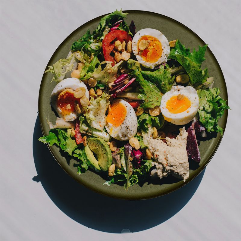 Casa si Gradina - Bucatarie si vesela - Vesela si tacamuri - Farfurii si boluri - Set farfurii 16 piese, pentru 4 persoane, Earth Green, Cesiro, Alb Ivoire cu verde - Infinity.ro