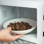 Casa si Gradina - Bucatarie si vesela - Vesela si tacamuri - Farfurii si boluri - Set farfurii 12 piese, pentru 4 persoane, Snow, Cesiro, Alb Mat - Infinity.ro